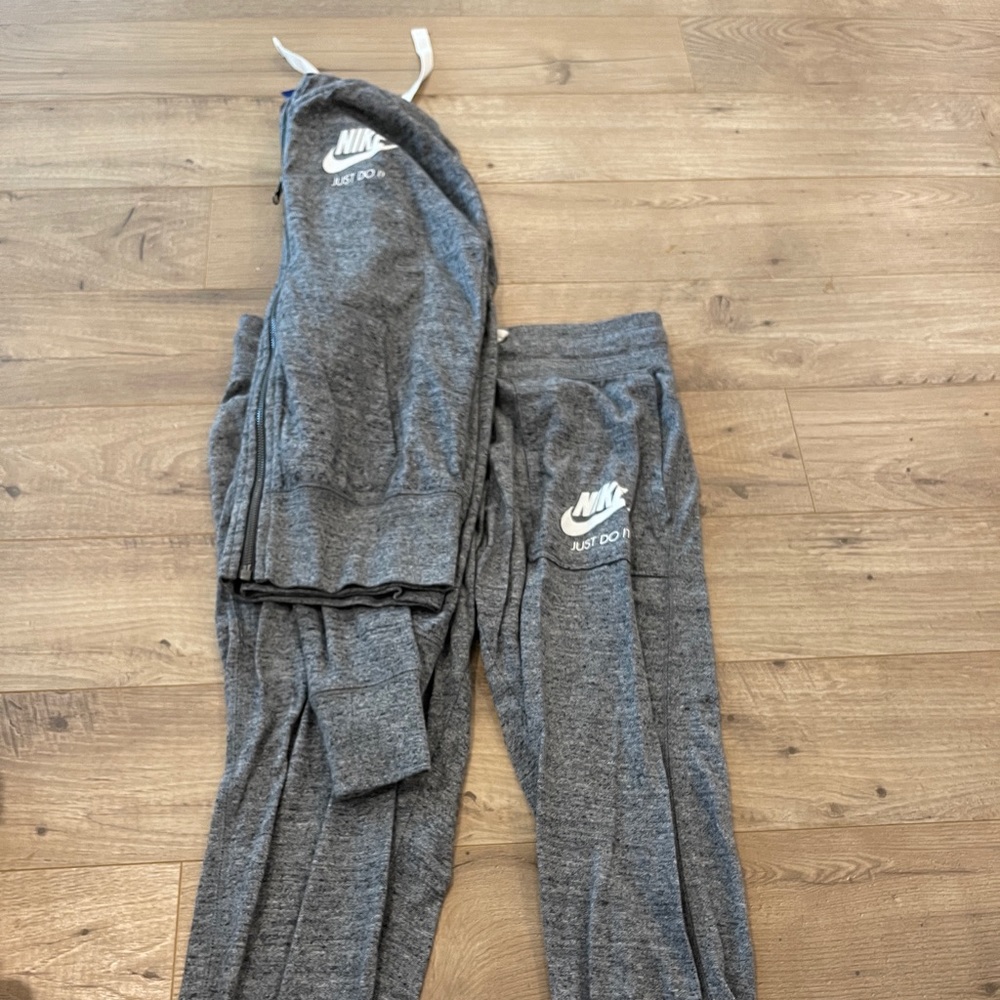 Omens Nike set